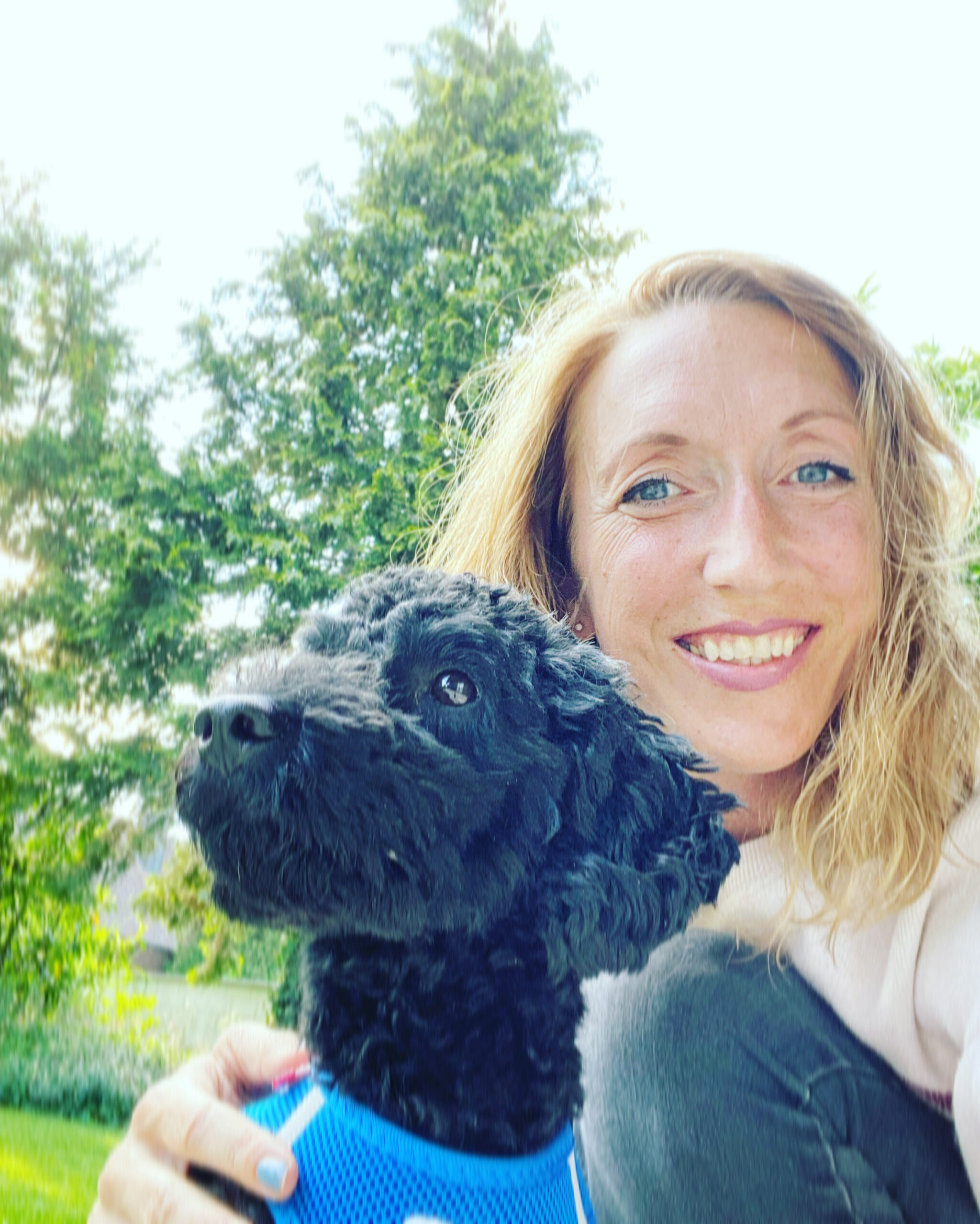 Jessica Schwamborn und ihr Hund Rudi
